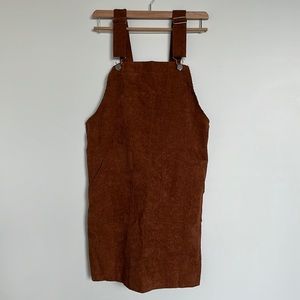 Brown corduroy, adjustable strap overalls with pockets !